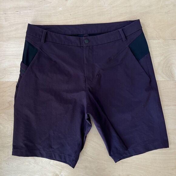 Lululemon Commission Shorts 34 Maroon Black Workout Athleisure Sportswear - Picture 3 of 6